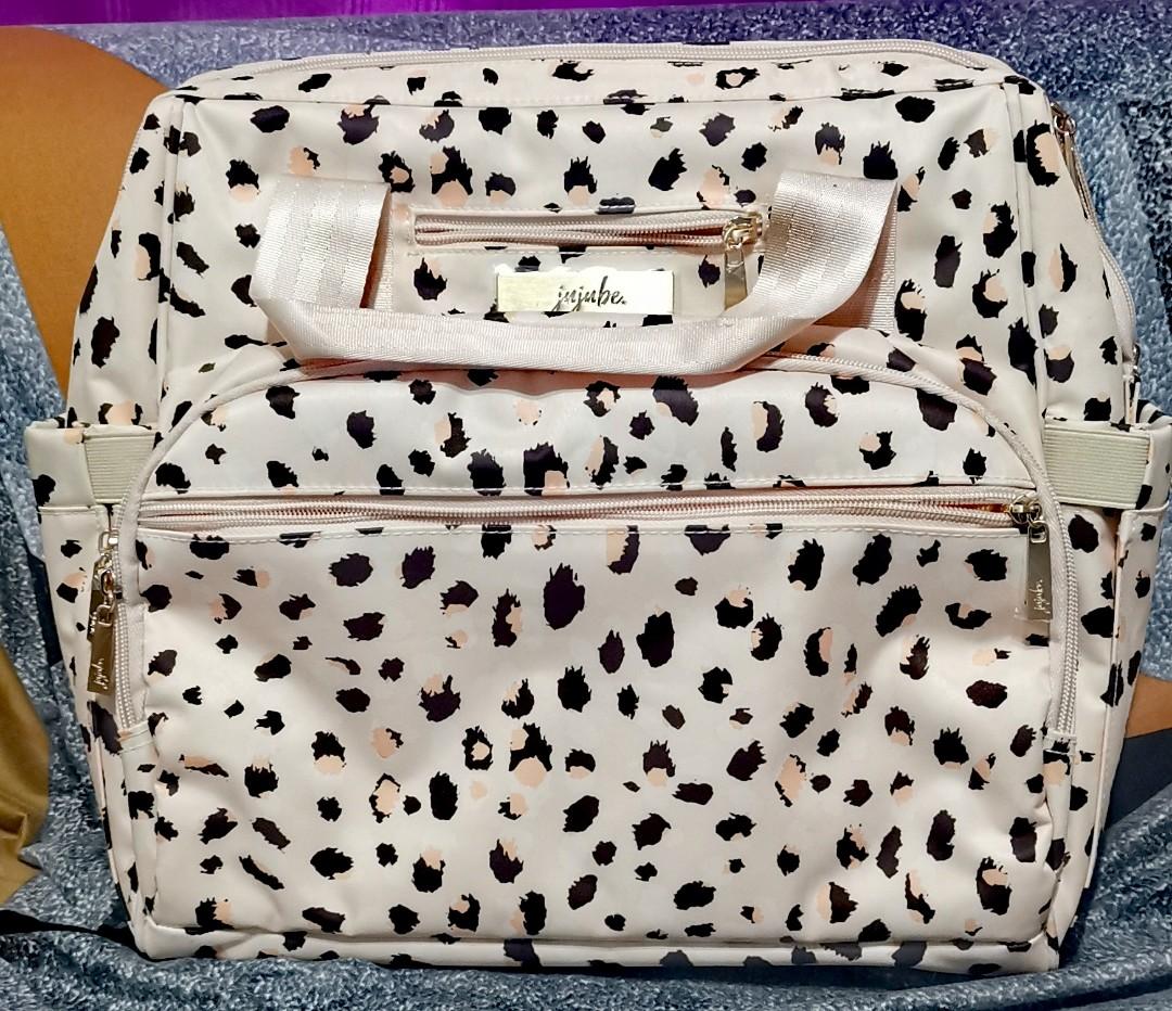 Jujube Dr Bff wildkat (Category: Diaper Bags & Wetbags) located in Malabon City. Submitted by micachuu (Listing ID 1184534769, Image 1). Description: Like new euc Dr bff wildkat Complete.