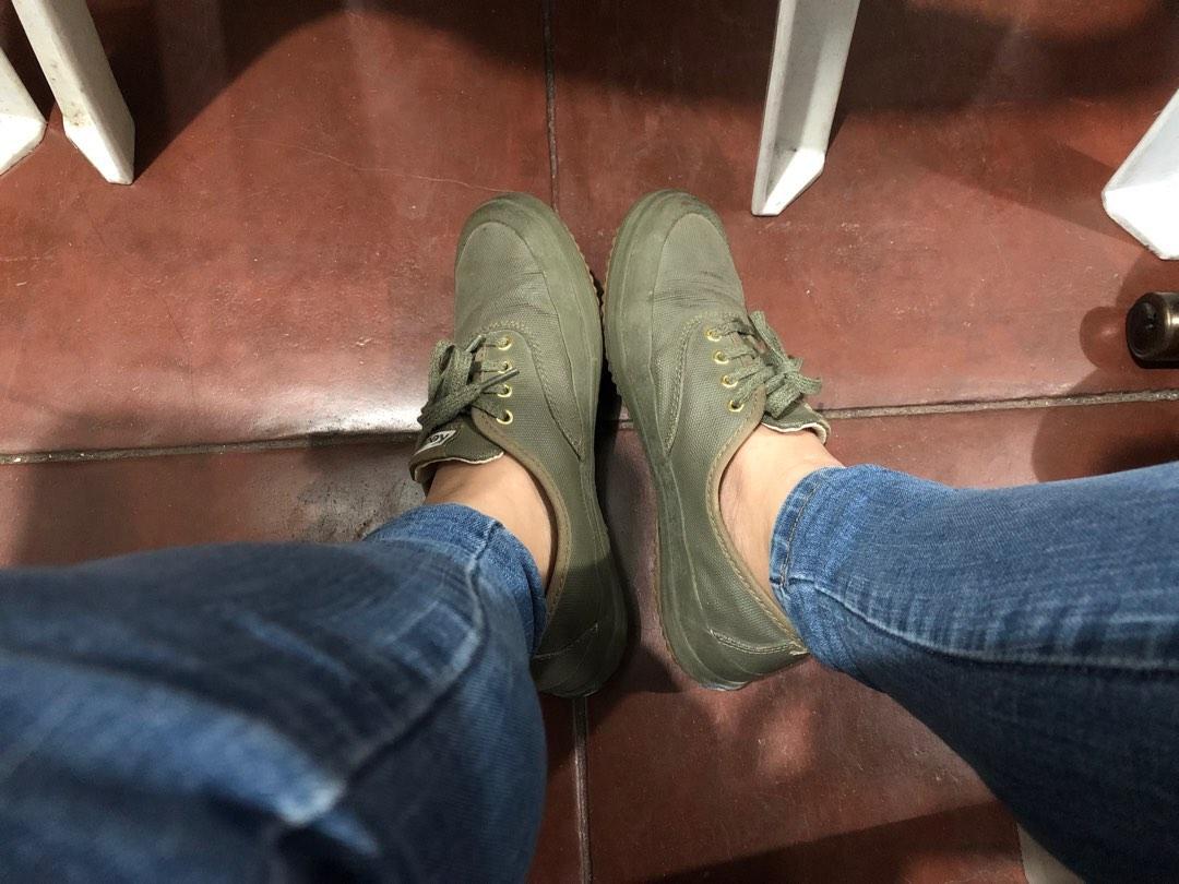 Keds Waterproof, Women's Fashion, Footwear, Sneakers on Carousell