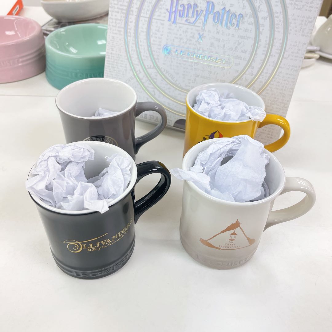 le creuset Harry Potter mug set of 4, 傢俬＆家居, 廚具和餐具, 茶具配件 Carousell