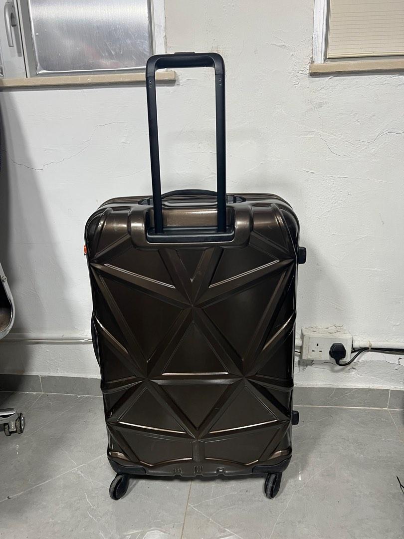 Mendoza luggage suitcase 30 inch 35 kilos with 4 wheels, 興趣及遊戲, 旅行, 旅遊