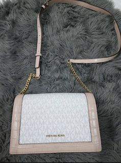 (Category: ) located in . Submitted by closet_reframe (Listing ID 1184674024, Image 1). Description: .