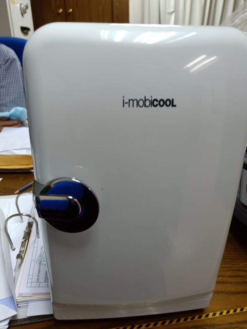 Mobicool compact fridge mini fridge, TV & Home Appliances, Kitchen