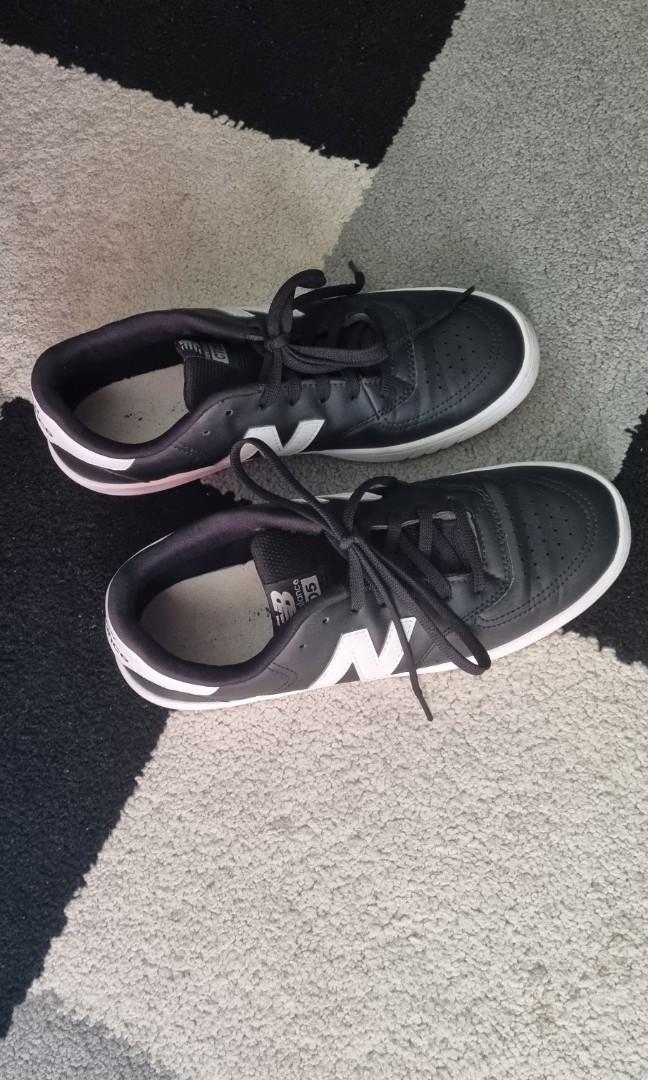 New balance shoes for men (Category: Sneakers) located in San Pedro. Submitted by senxy (Listing ID 1184578199, Image 2). Description: New balance shoes for men us size 9.