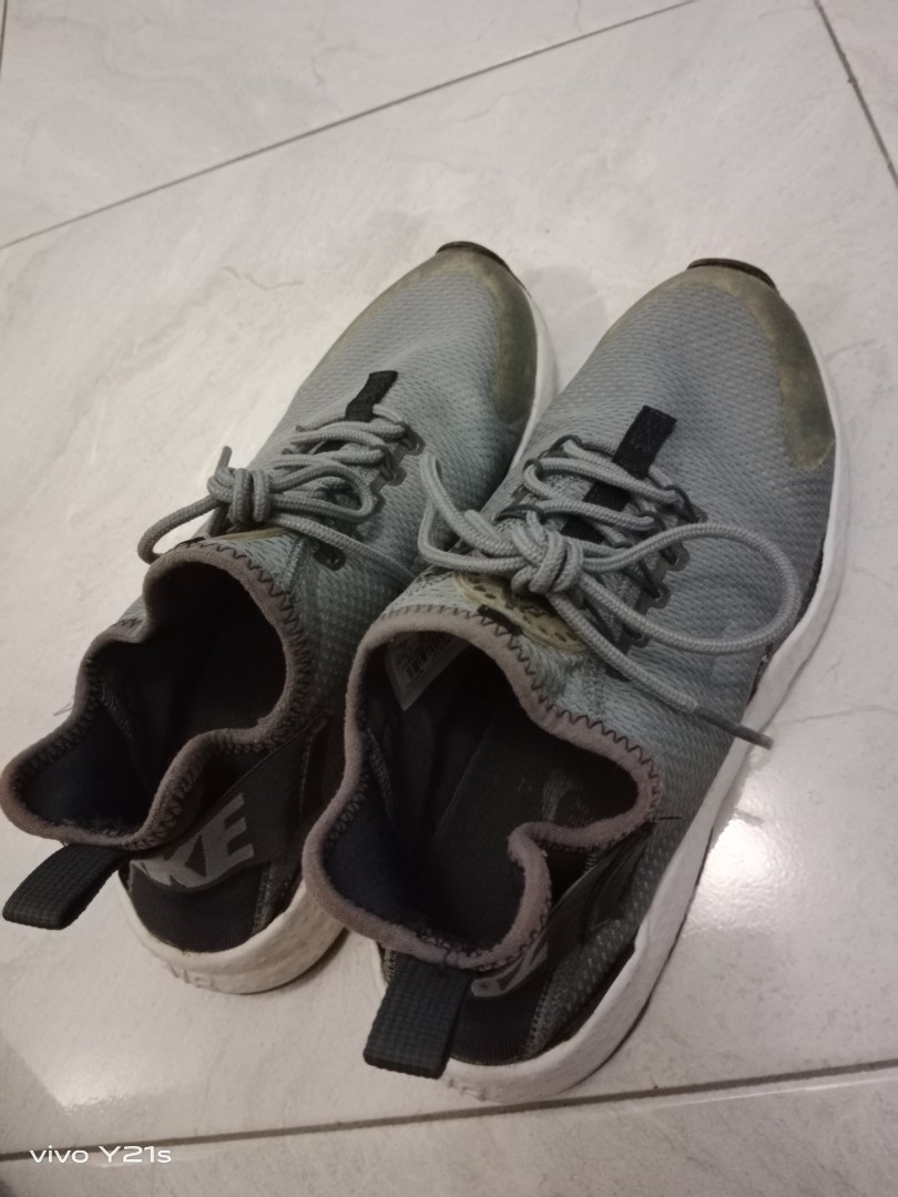 Nike Air original, Fesyen Pria, Sepatu , Sneakers di Carousell