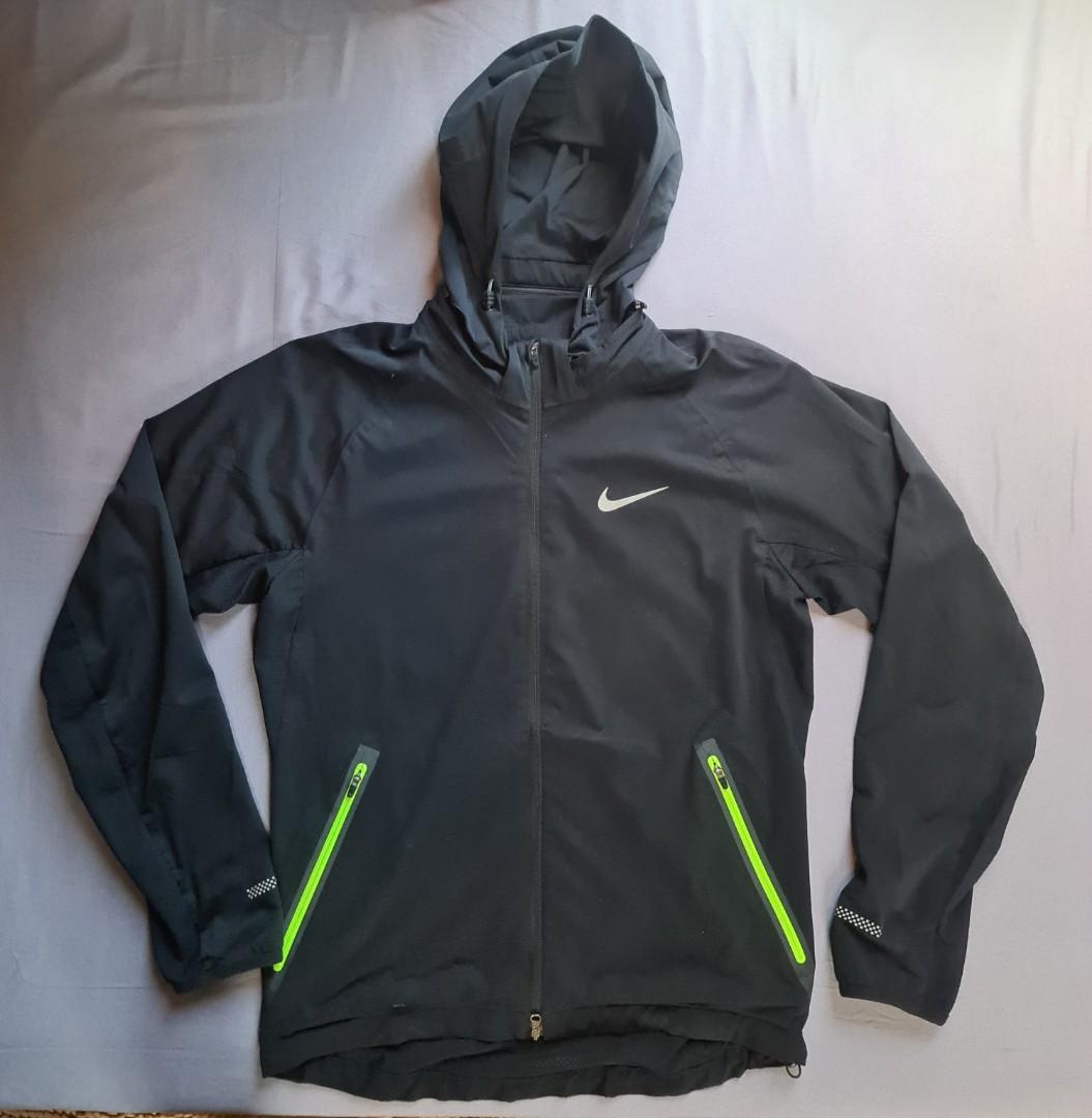 NIKE RUNNING JACKET, Men's Fashion, Activewear on Carousell