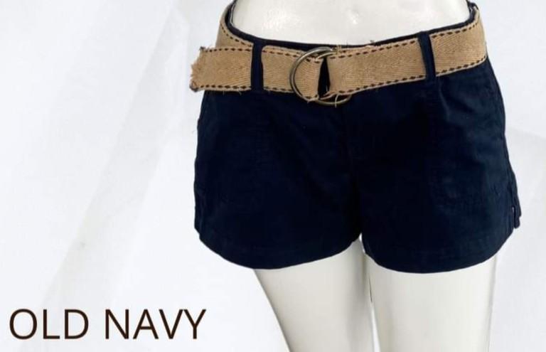 Old Navy Khakis Plain Black Ladies Shorts (Category: Shorts) located in San Mateo. Submitted by fortune5 (Listing ID 1184623165, Image 1). Description: Brand: Old Navy Khakis Size : US 4 on tag measurements laid flat: 📏 Waistline: 15 inches 📏Length: 10.5 inches **May fit up to medium size frame ***BELT IS NOT INCLUDED IN THE LISTING. NOT FOR SALE. JUST AN ACCESSORY FOR PICTORIAL. Note: Items posted here are my personal preloved and was either u