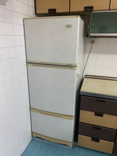 (Category: ) located in . Submitted by tobiascai (Listing ID 1184649868, Image 1). Description: .