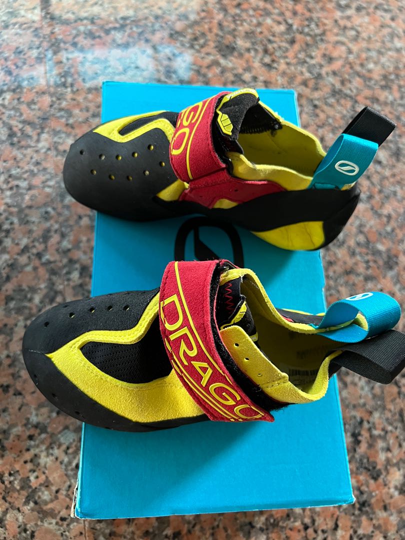 Boys store climbing shoes