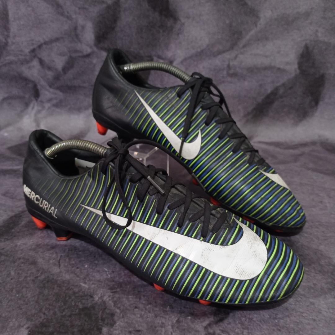 sol sepatu bola nike mercurial
