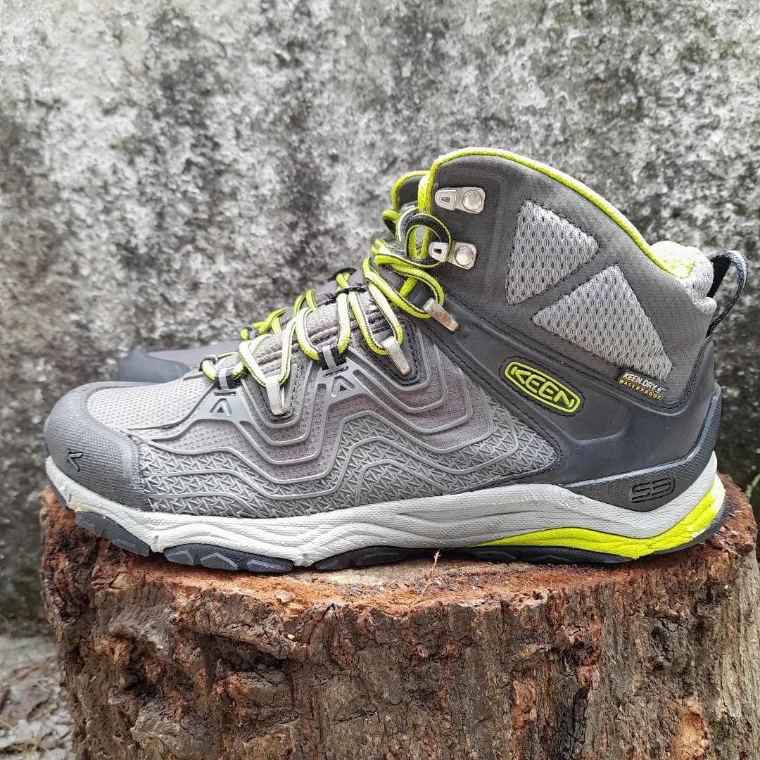 Sepatu outdoor hiking Keen Aphlex Mid Boot Waterproof ori size 40