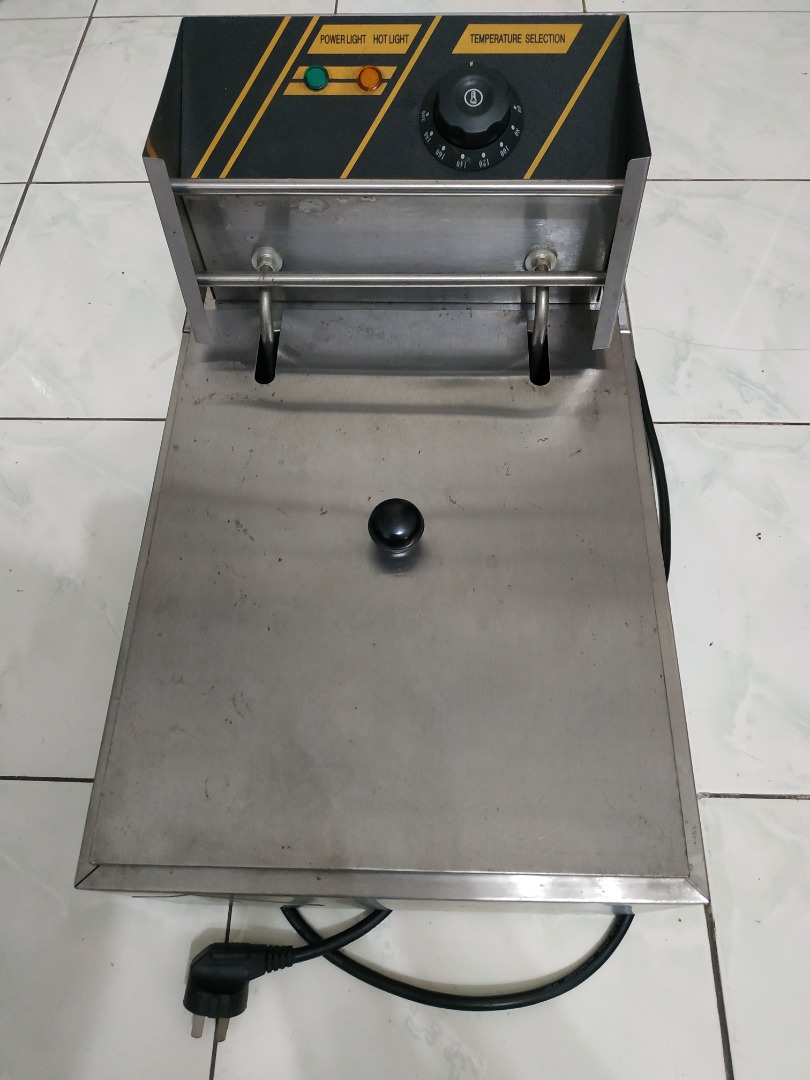 Used Deep Fryer (heavy duty), TV & Home Appliances, Kitchen Appliances