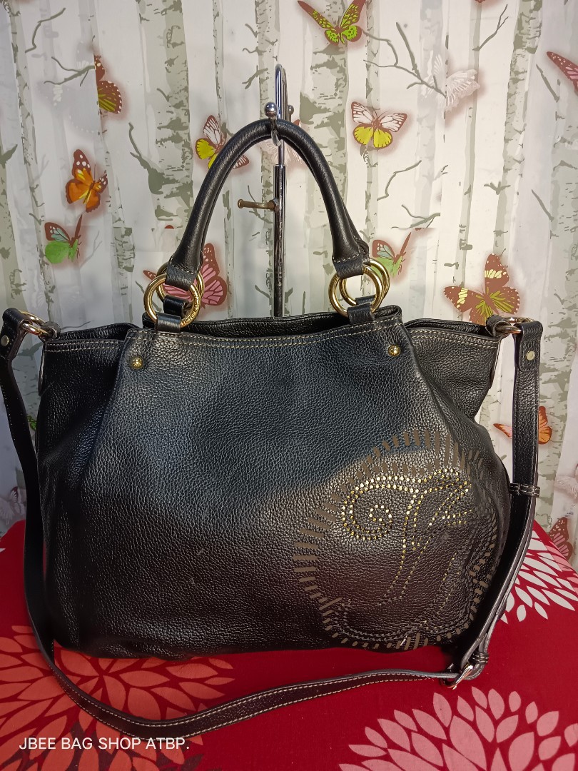 VINCIS BENCH 2 Way Bag, Women's Fashion, Bags & Wallets, Shoulder Bags ...
