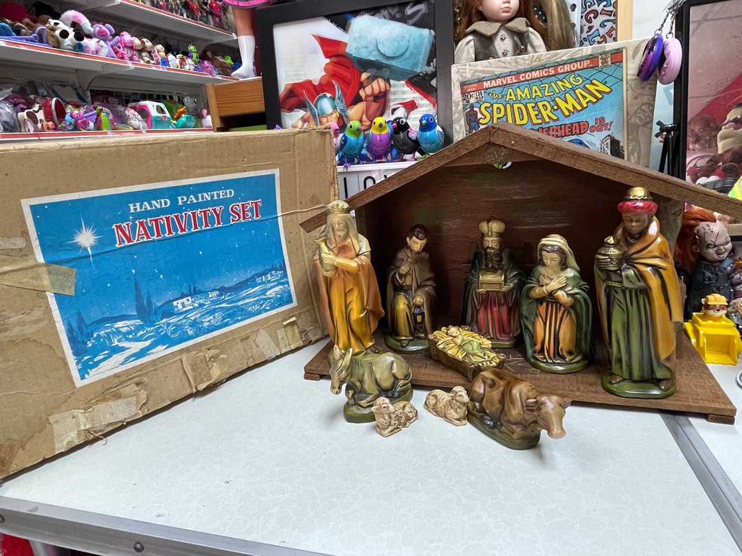 Vintage Manor House Hand Painted Nativity Set With Fuji Music Box Made in Japan, Hobbies & Toys