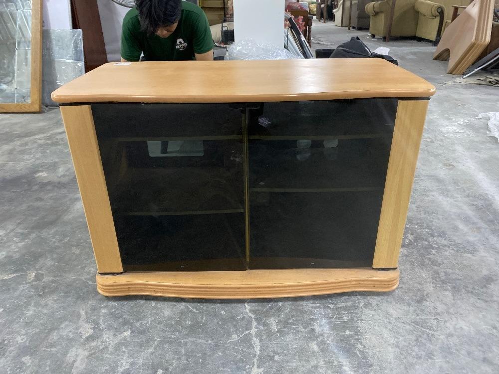 Wooden TV with 2 Glass Door / TV Kayu dengan 2 Pintu