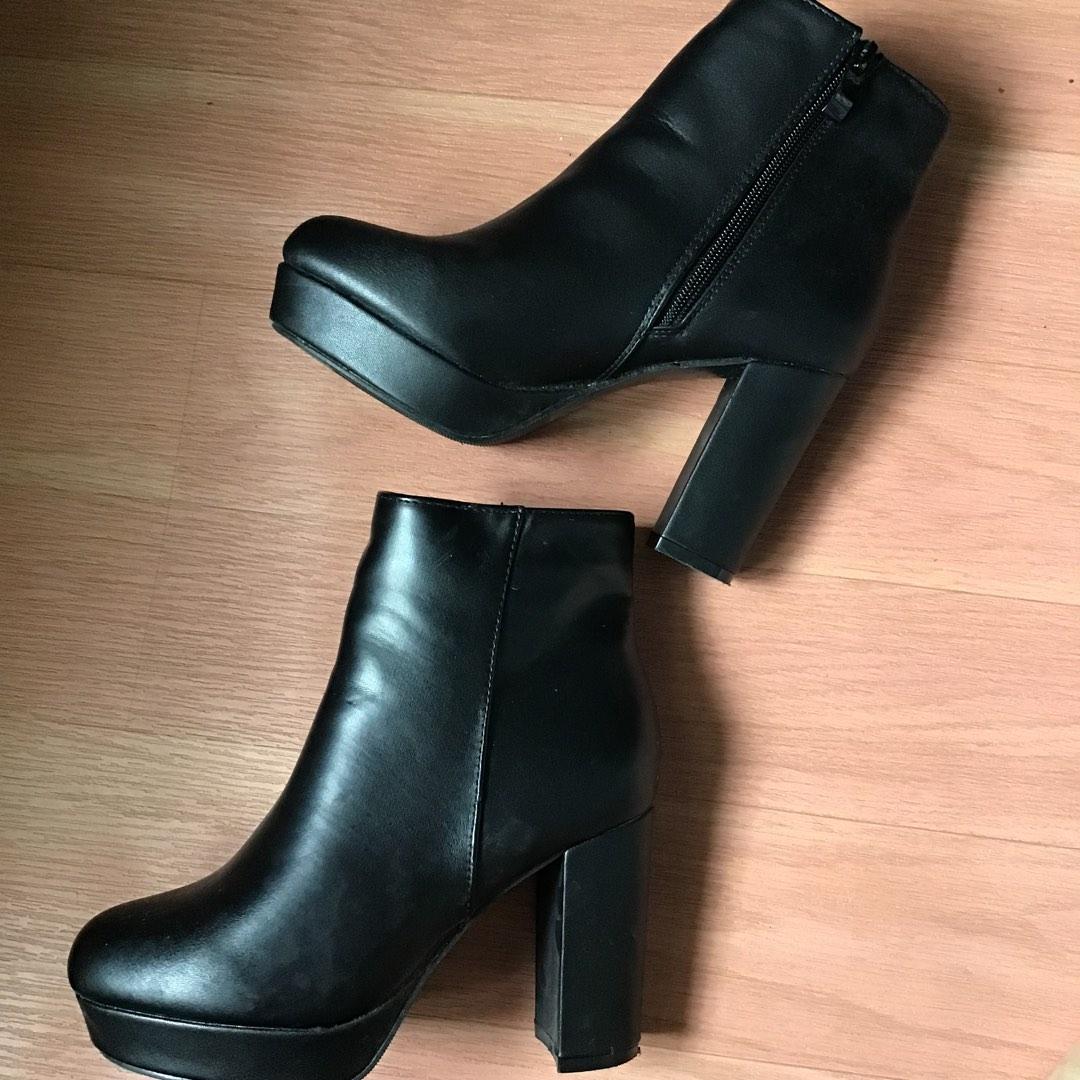Zara Black platform | Zara boots, Zara shoes, Platform sandals heels