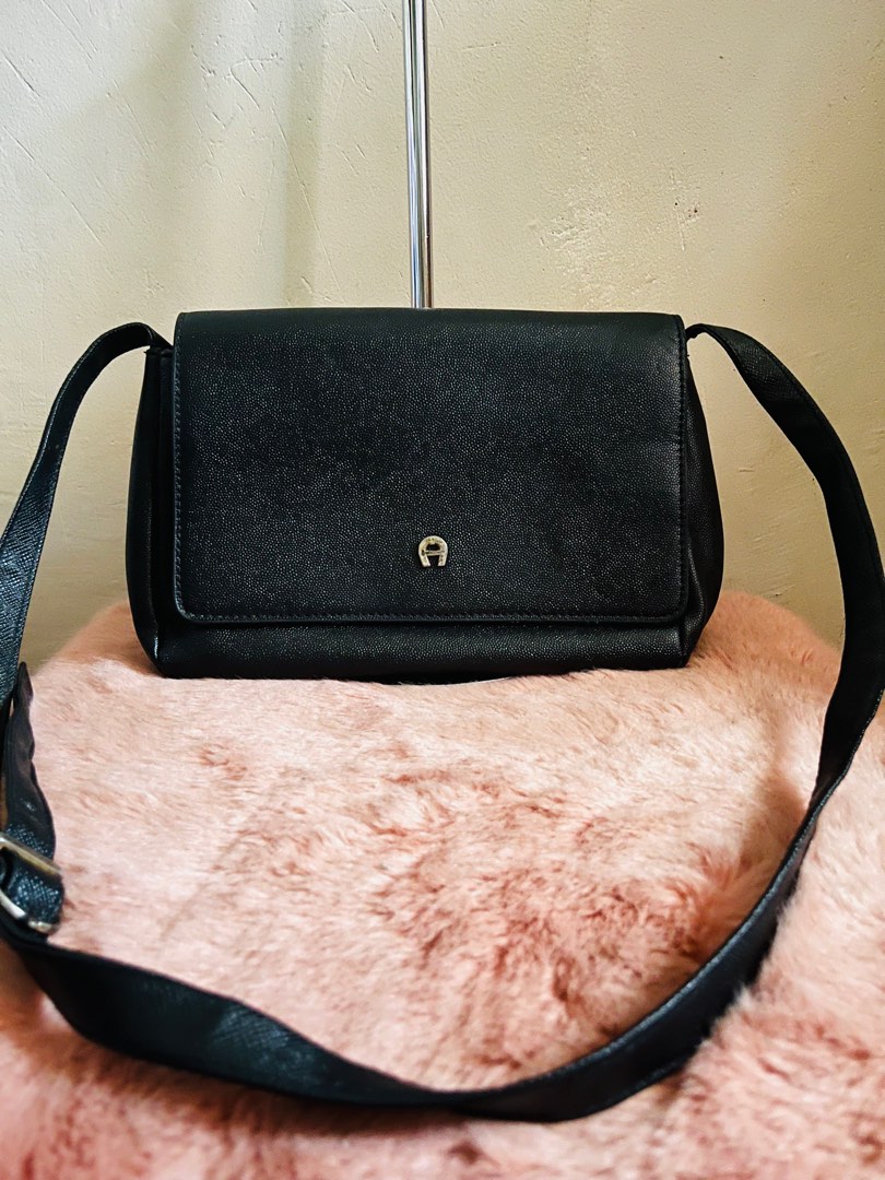 Authentic Caviar Aigner Sling Bag, Luxury, Bags & Wallets on Carousell
