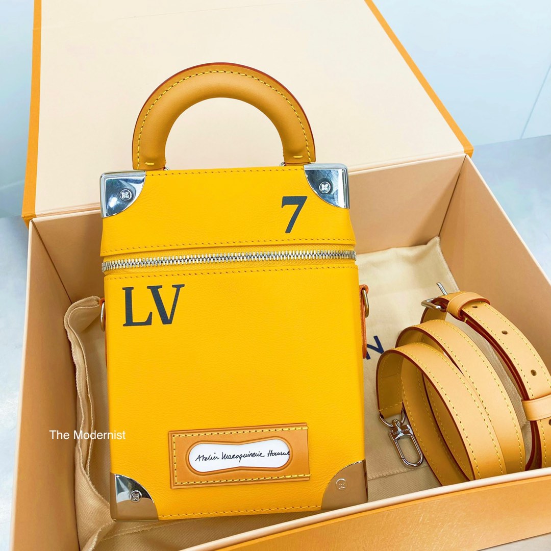 Authentic Louis Vuitton N°7 Vertical Box Trunk Neon Green Handle M59664,  Luxury, Bags & Wallets on Carousell