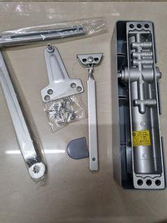 Automatic door closer