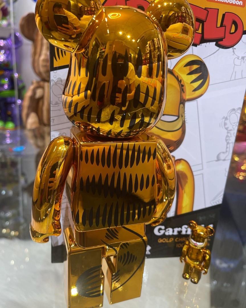 BE@RBRICK GARFIELD GOLD CHROME VER. 100% + 400%, 興趣及遊戲, 玩具 