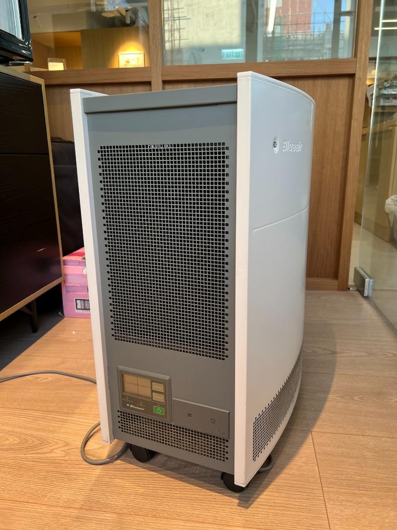 Blueair 650e air purifier top