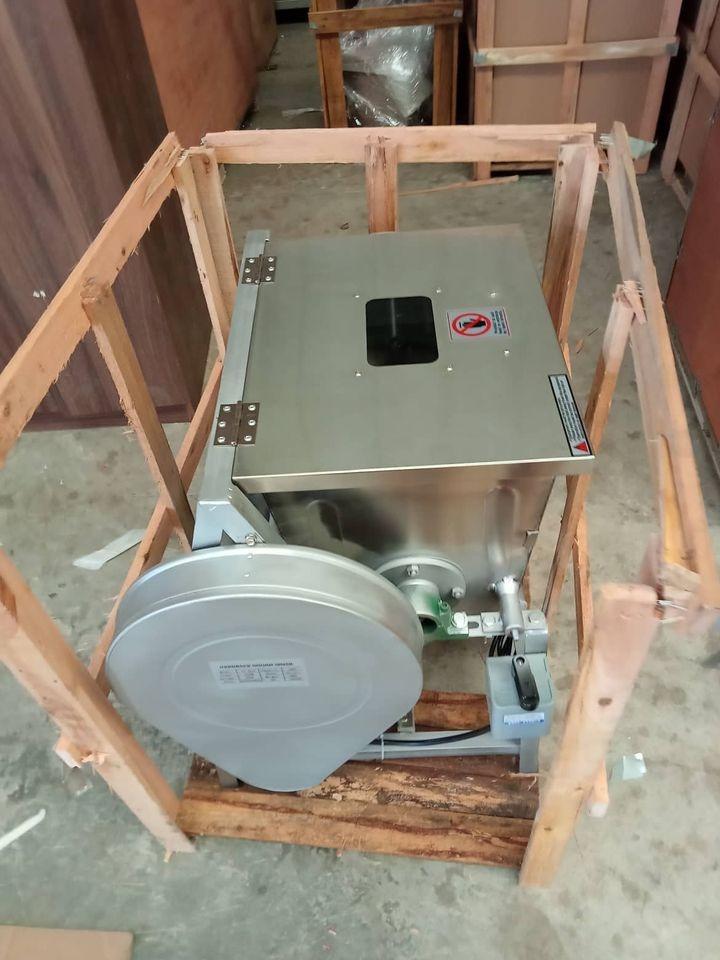 Commercial stainless steel food mixer, kneading machine, round knife
