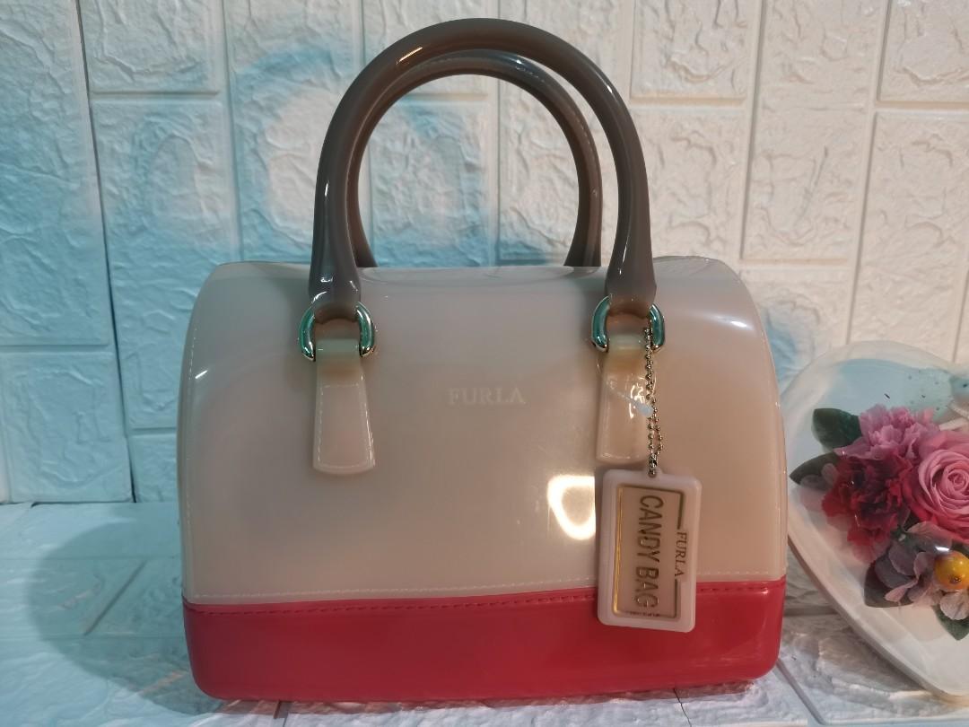 FURLA CANDY BAG (Category: Luxury Bags & Wallets) located in Quezon City. Submitted by amreensonlinebotique (Listing ID 1184859505, Image 2). Description: ✅ORIGINAL FURLA ✅FREE CHAIN STRAP ✅GOOD AS NEW.