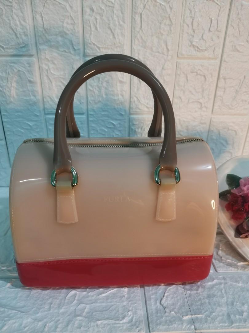 FURLA CANDY BAG (Category: Luxury Bags & Wallets) located in Quezon City. Submitted by amreensonlinebotique (Listing ID 1184859505, Image 3). Description: ✅ORIGINAL FURLA ✅FREE CHAIN STRAP ✅GOOD AS NEW.