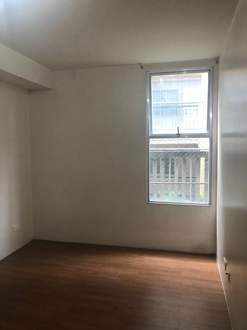 Hampton Gardens One Bedroom Unit (Category: Apartments & Condos) located in Pasig City. Submitted by liza.ordonio (Listing ID 1184721347, Image 3). Description: Hampton Gardens Condominium. One Bedroom Unit. Rate - 12k plus condo dues With Aircon.