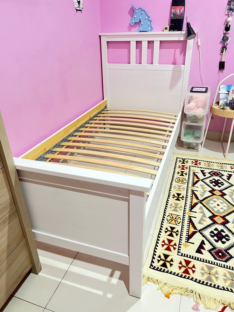 ikea-hemnes-bed-frame-90x200-perabotan-rumah-di-carousell