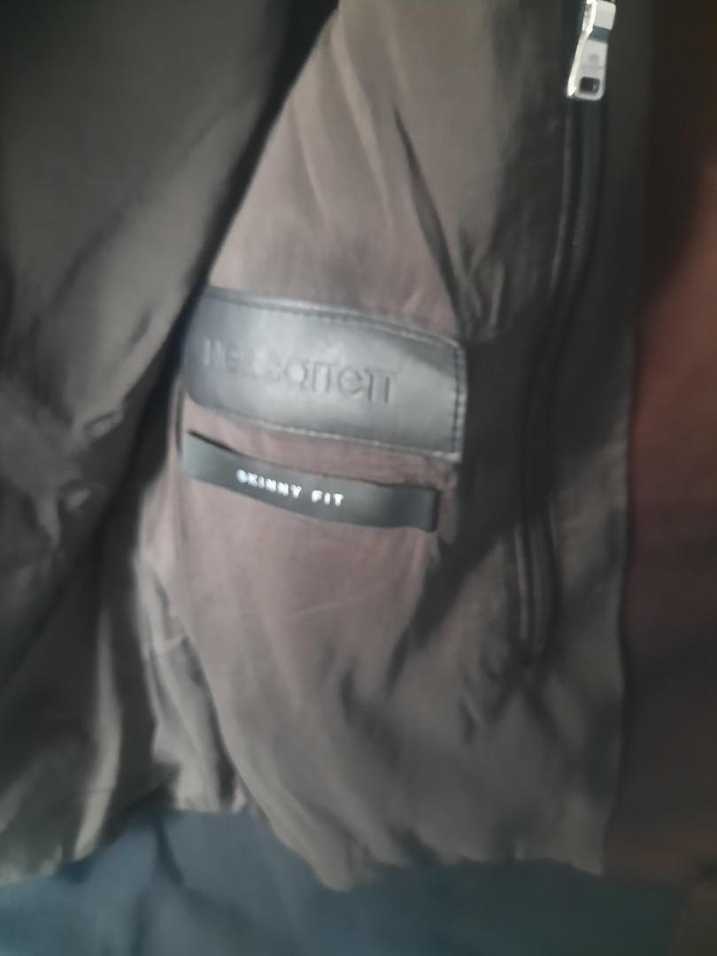 jacket （分類：外套及戶外衣服）位於 Hong Kong。 由 jasking0913 提交（商品編號 1184703156，圖片 3）。簡介： jacket good condition。