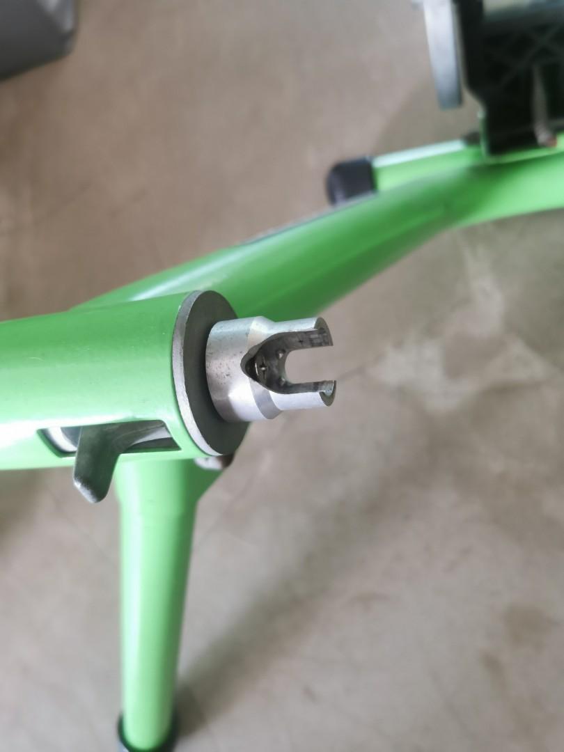 bicycle trainer (adapter for smaller wheels), Sports Equipment