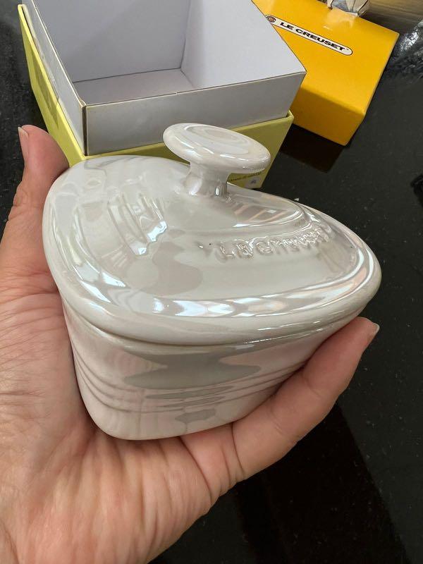 Le Creuset Ramekin D’amour with lid, Kitchen & Appliances di Carousell