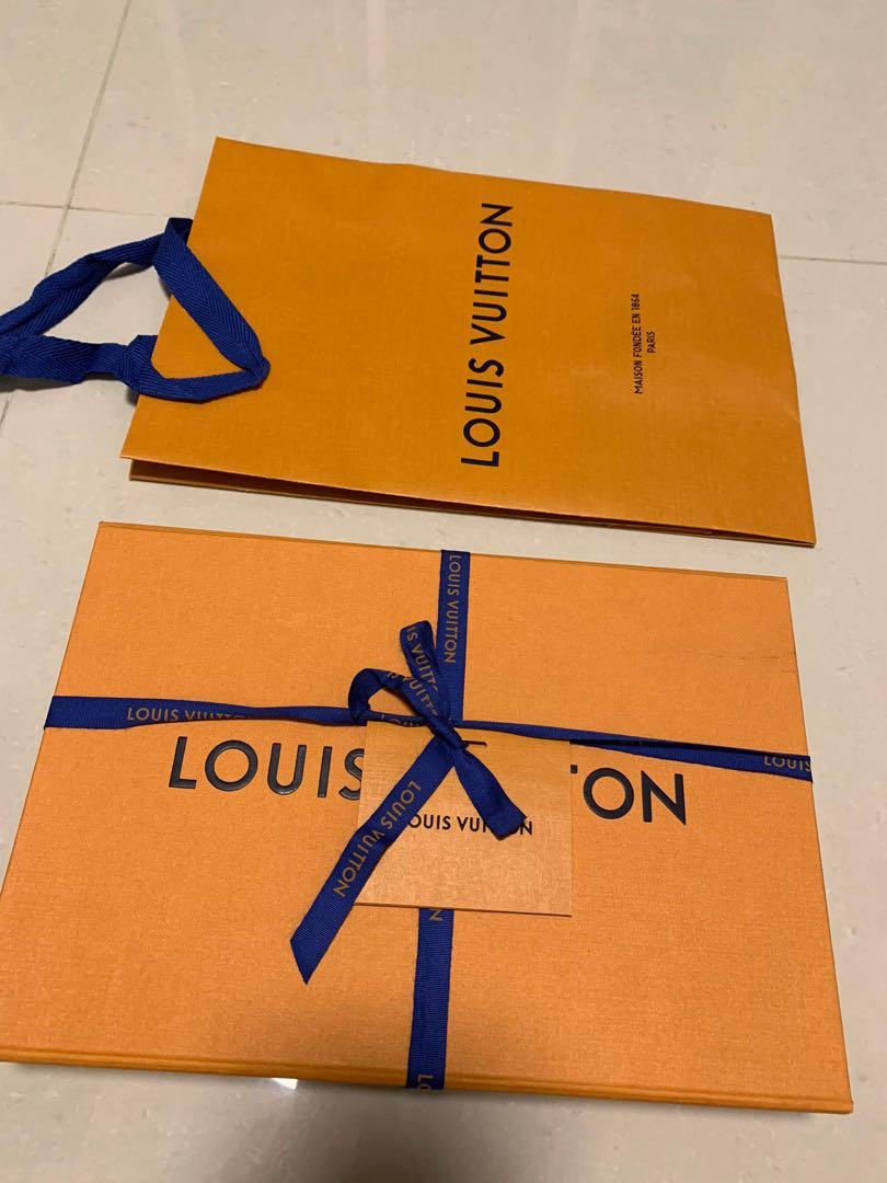 Louis Vuitton Box SHAWL LV with paperbag gift tag message card ribbon