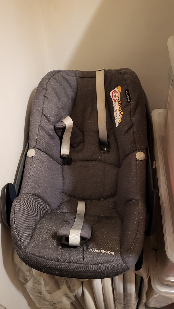 Maxi Cosi Pebble Plus with Insert for Newborns Used Babies