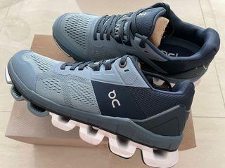 On Cloud Running shoes - Cloudace (US 8/EUR 39/UK 6) (Woman Navy)