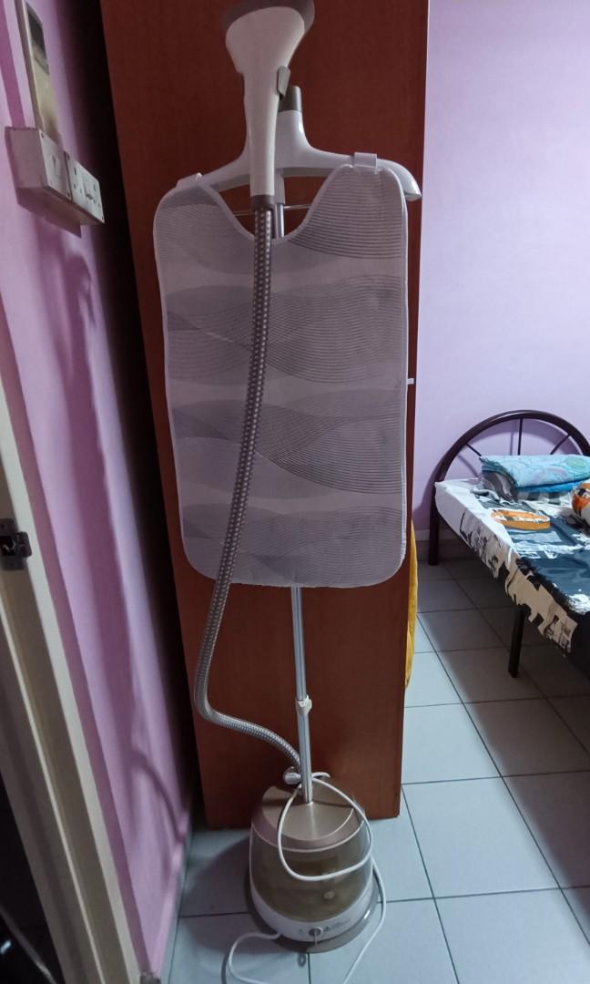 Philips Easytouch plus standing garment steamer GC524/66, TV & Home