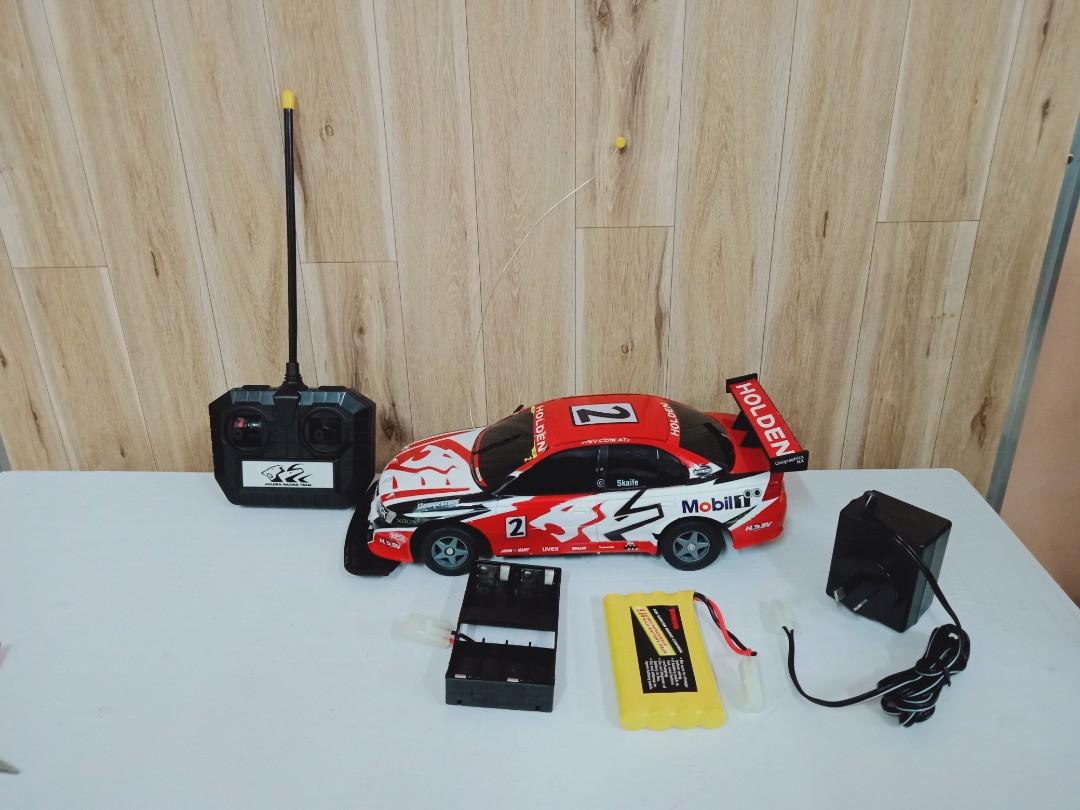 R/C BIANTE 2004 HOLDEN VY COMMODORE, Hobbies & Toys, Toys & Games on ...