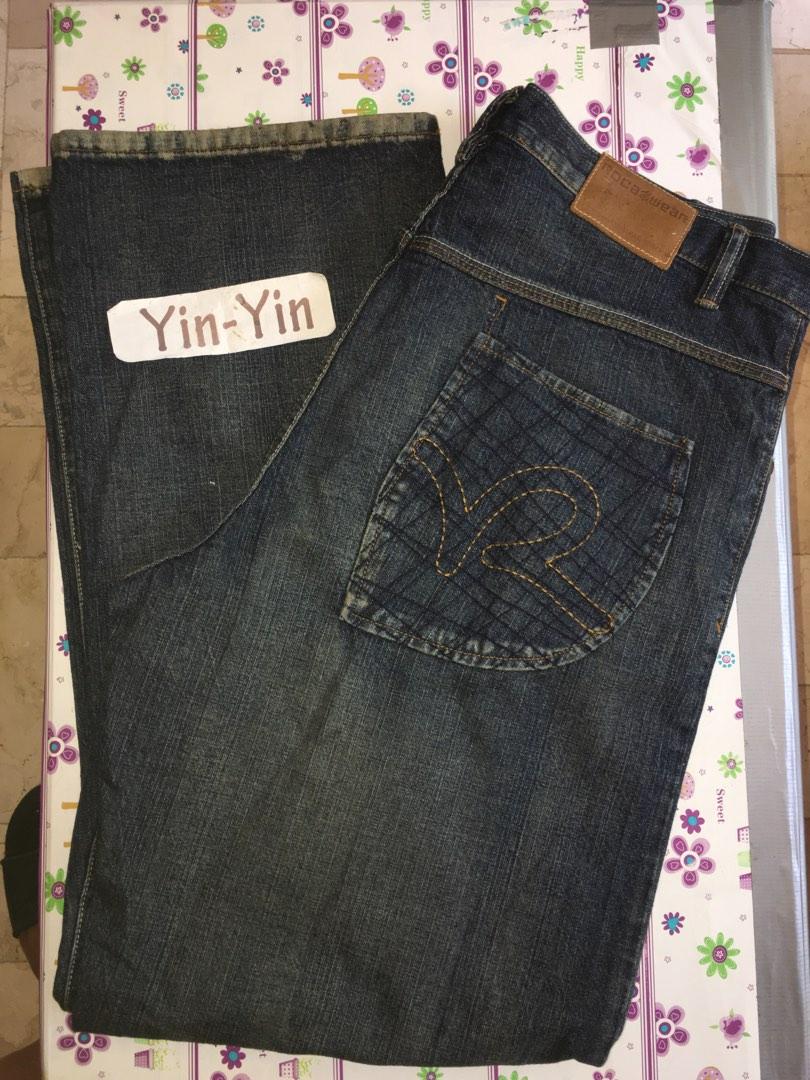 ROCA WEAR LOOSE PANTS, Men's Fashion, Bottoms, Jeans on Carousell