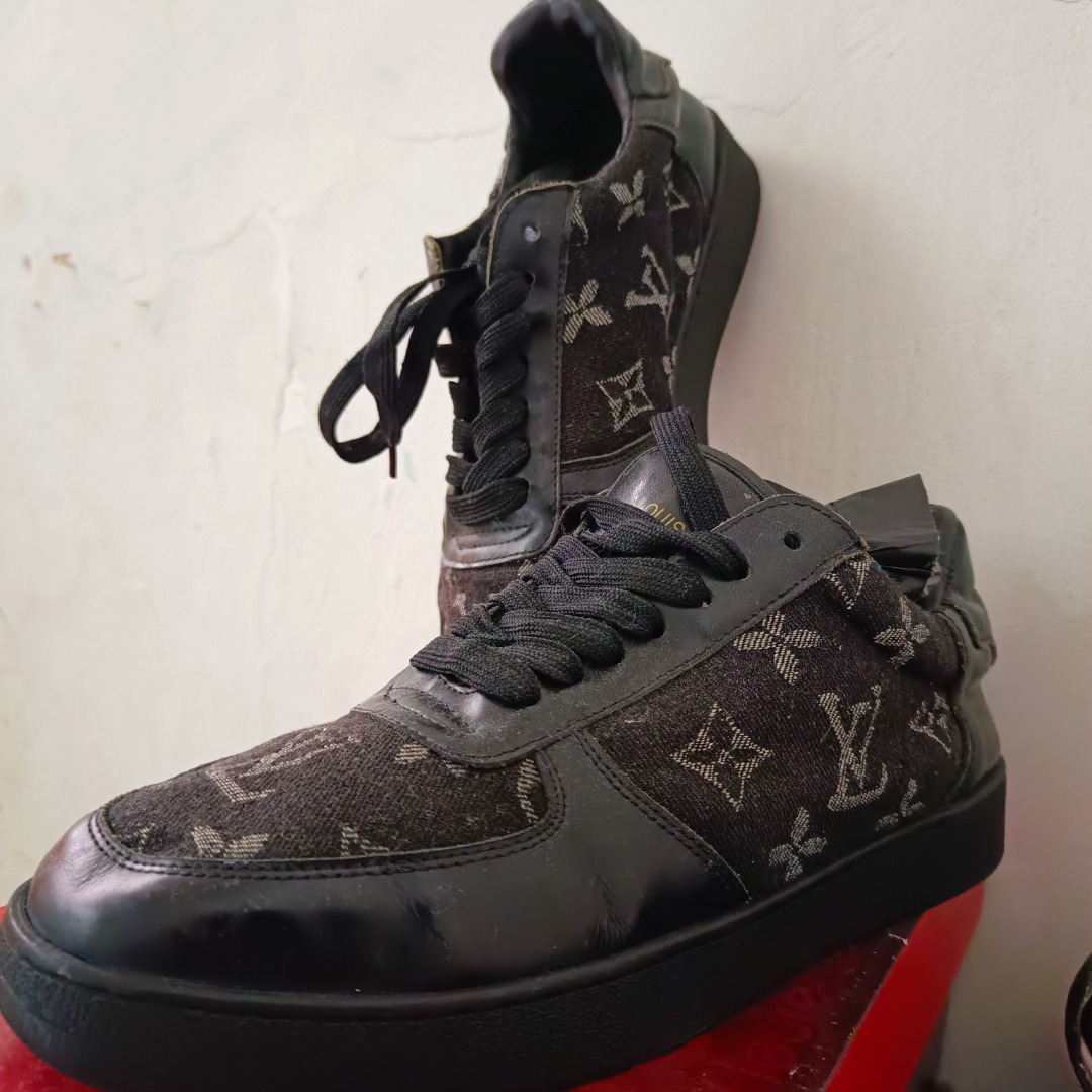 Sepatu LV made in Italy size 39 insole 24,5 - 25 cm , Fesyen Pria, Sepatu ,  Sneakers di Carousell
