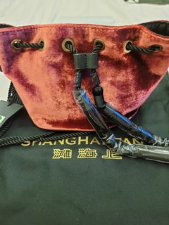 (Category: ) located in . Submitted by handbagger (Listing ID 1184832360, Image 1). Description: .