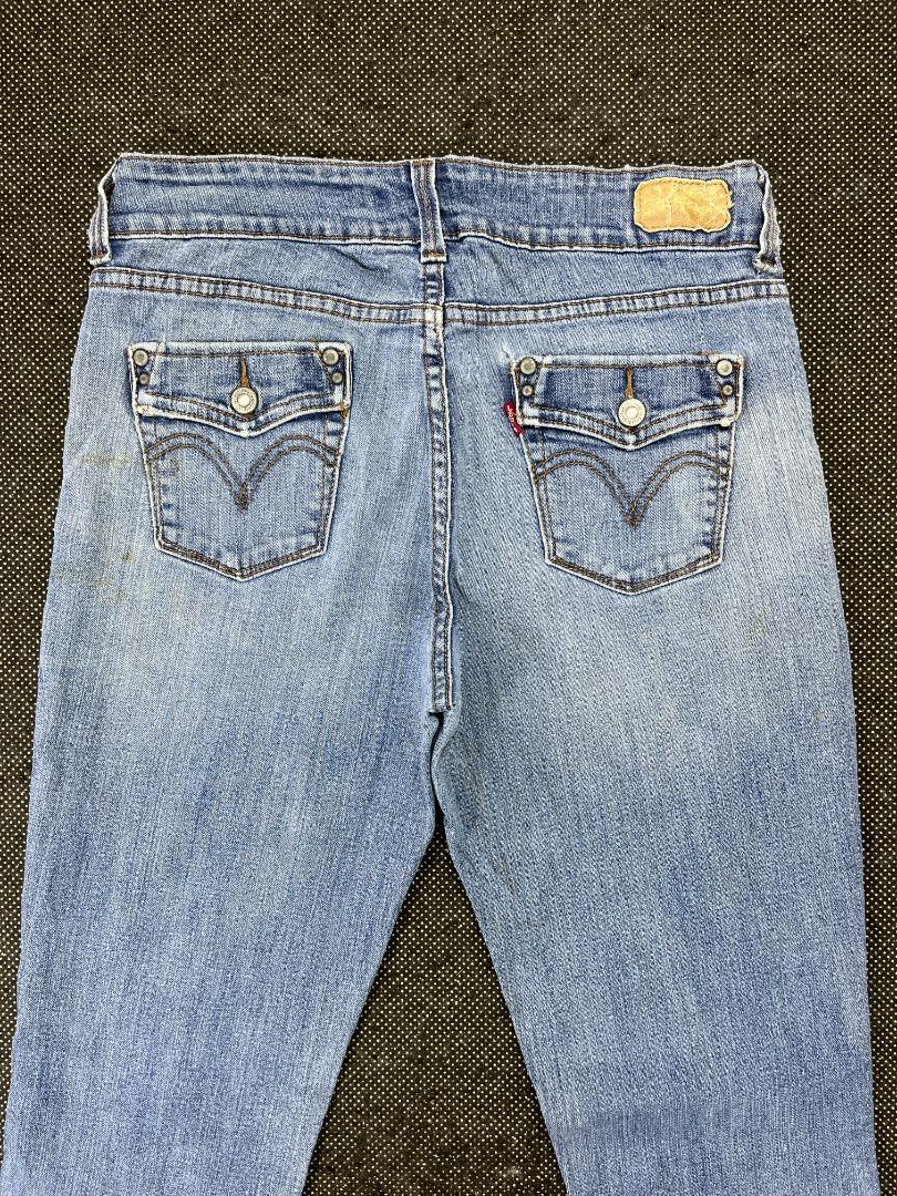 Vintage Levis 526 Slender Boot Flare Jeans - JP087, Women's Fashion,  Bottoms, Jeans & Leggings on Carousell