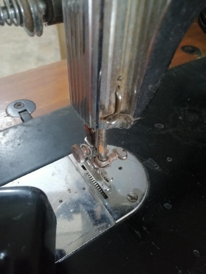 Vintage Singer sewing machine with working motor but needs to replace