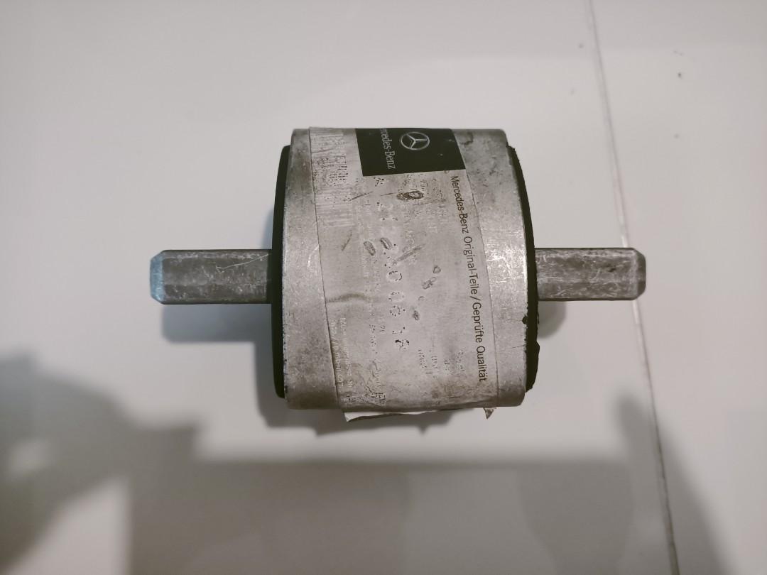 W204 Engine and Transmission Mounts, Car Accessories, Accessories on
