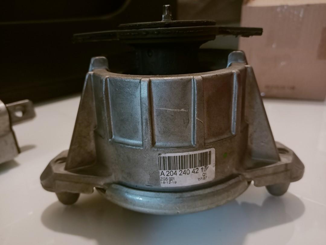 W204 Engine and Transmission Mounts, Car Accessories, Accessories on