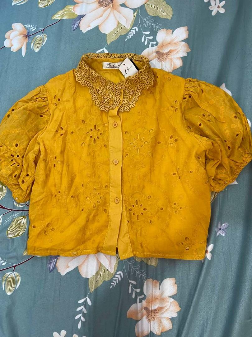 Yellow eyelet terno coordinate (Category: Sets or Coordinates) located in Taguig. Submitted by zelle.cuevas (Listing ID 1184787229, Image 2). Description: Bought for 750 RFS: not fit on me May fit to small to medium.