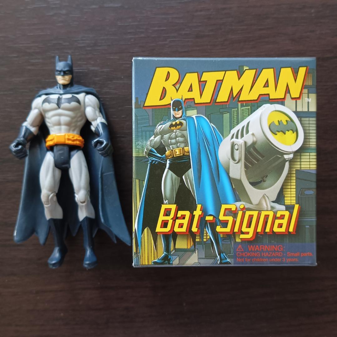 1 Lot DC 3.75" Scale BATMAN with Mini BATSIGNAL, Hobbies & Toys, Toys