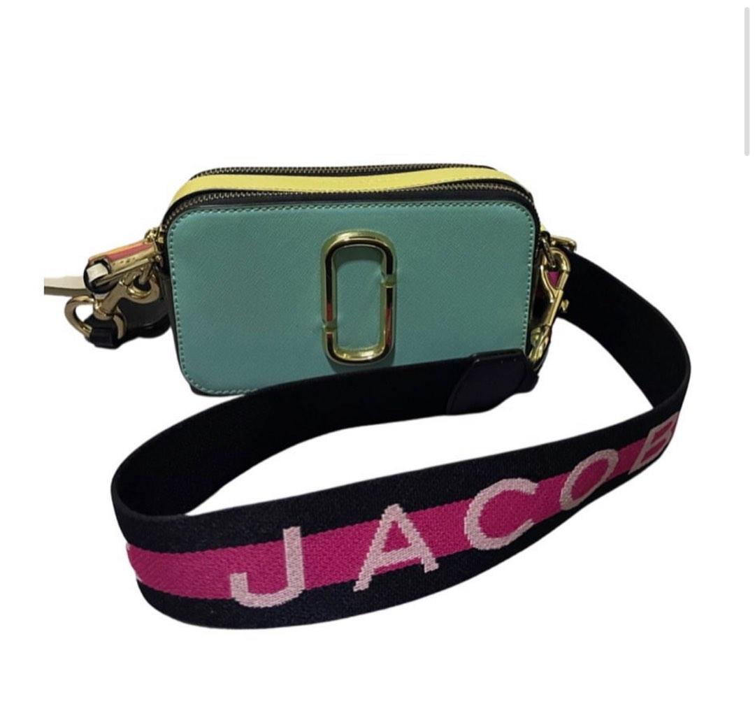 Authentic Marc Jacobs Snapshot Camera Bag (Category: Luxury Bags & Wallets) located in Cebu City. Submitted by juantamadnegros (Listing ID 1185083222, Image 1). Description: Barely used. Condition is like new. Buyer to shoulder shipping.