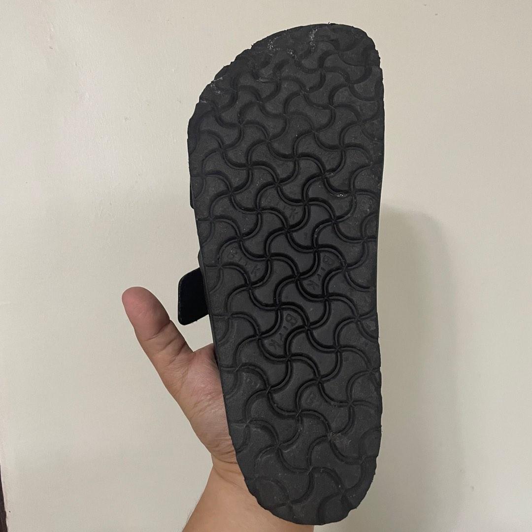 Birkenstock arizona black, Men's Fashion, Footwear, Slippers & Slides ...
