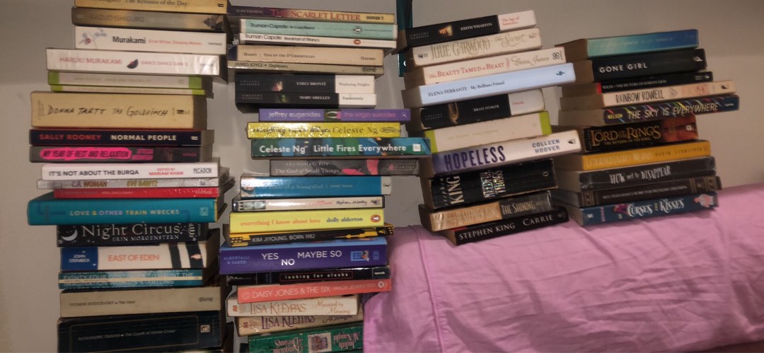 book clearance (inc colleen hoover, sally rooney, otessa ...