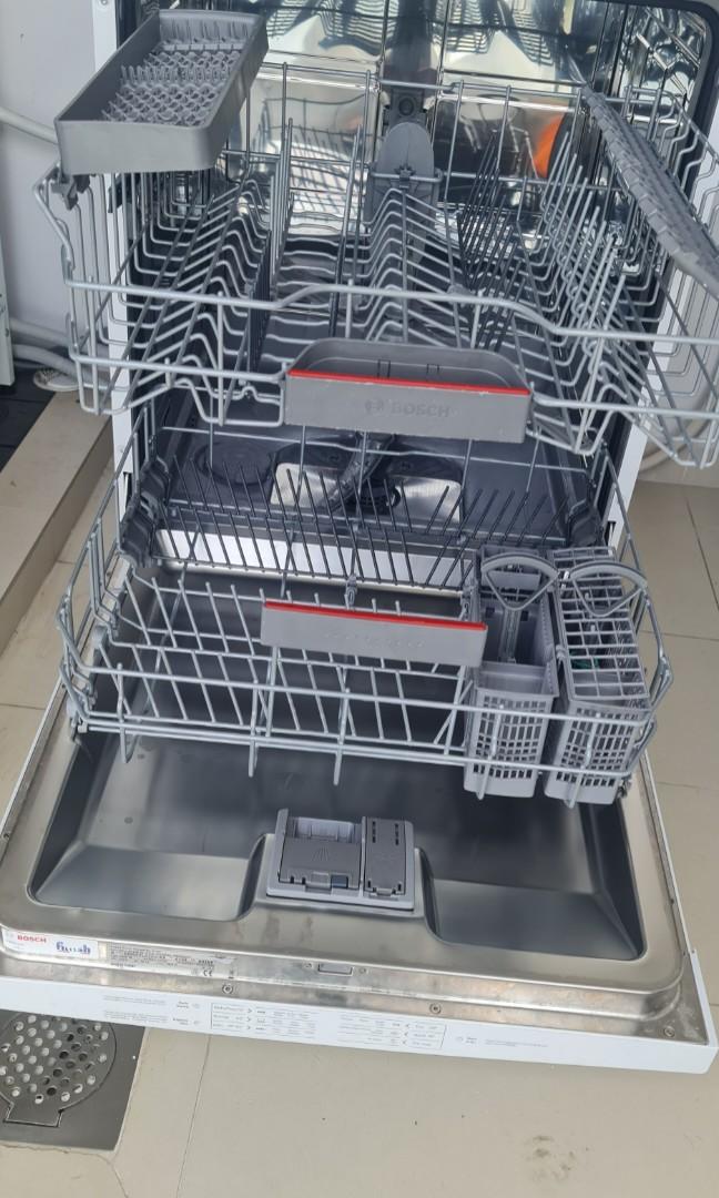 Bosch SMS63L03EA Dishwasher 12 place settings, TV & Home Appliances
